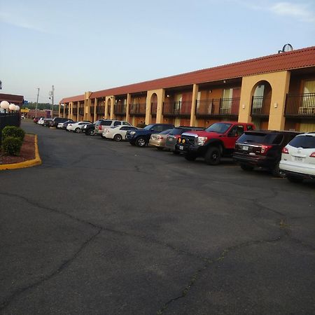 Days Inn By Wyndham Caddo Valley Arkadelphia Екстер'єр фото