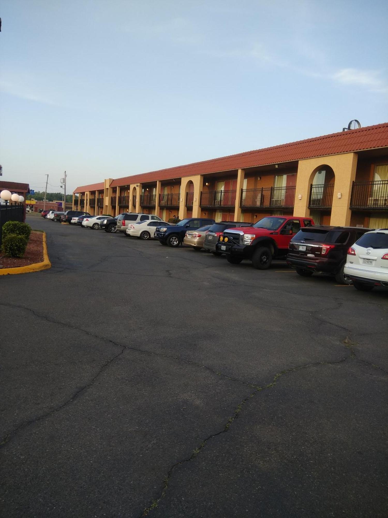 Days Inn By Wyndham Caddo Valley Arkadelphia Екстер'єр фото